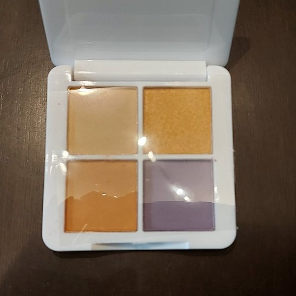 Estate Peach Punch Quad Eyeshadow - Picture 4 of 5